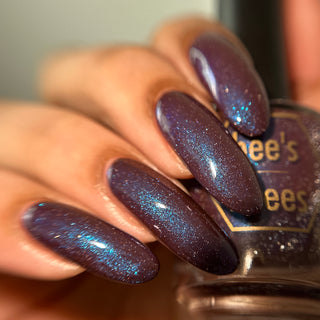 Image provided for Bee's Knees by a paid swatcher featuring the nail polish " Daydreams "