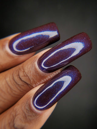 Image provided for Bee's Knees by a paid swatcher featuring the nail polish " Daydreams "